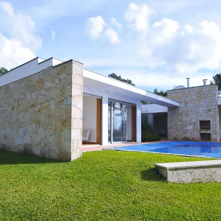 Bonita Moradia Contemporanea Com Piscina Privada