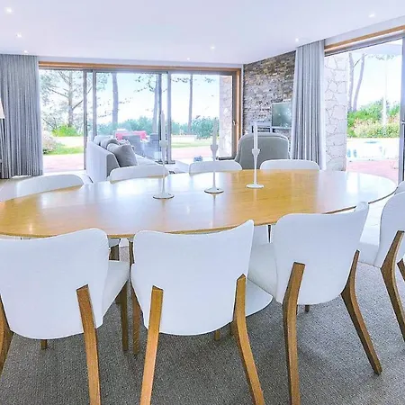 Bonita Moradia Contemporanea Com Piscina Privada